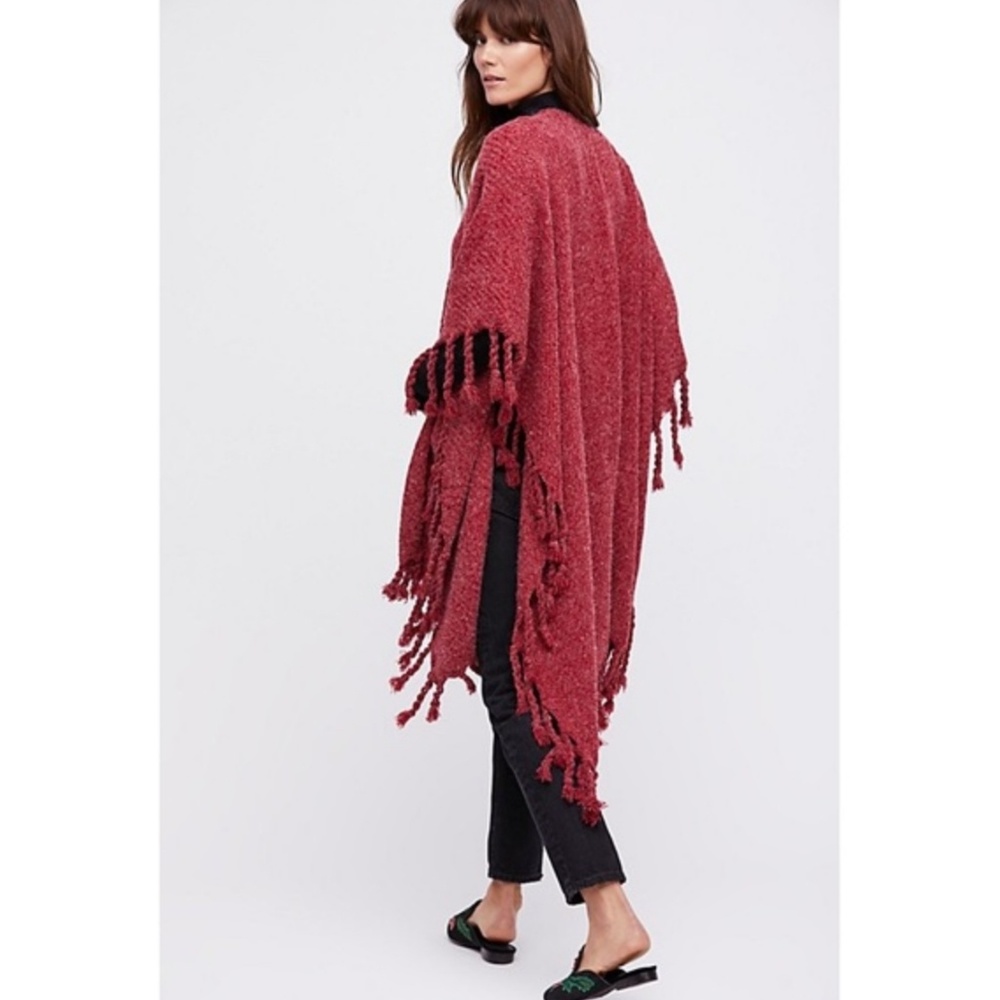 Do Everything In Love Honey Bear Kimono Tassel Fringe Knit Heather Wine OSFM NWT